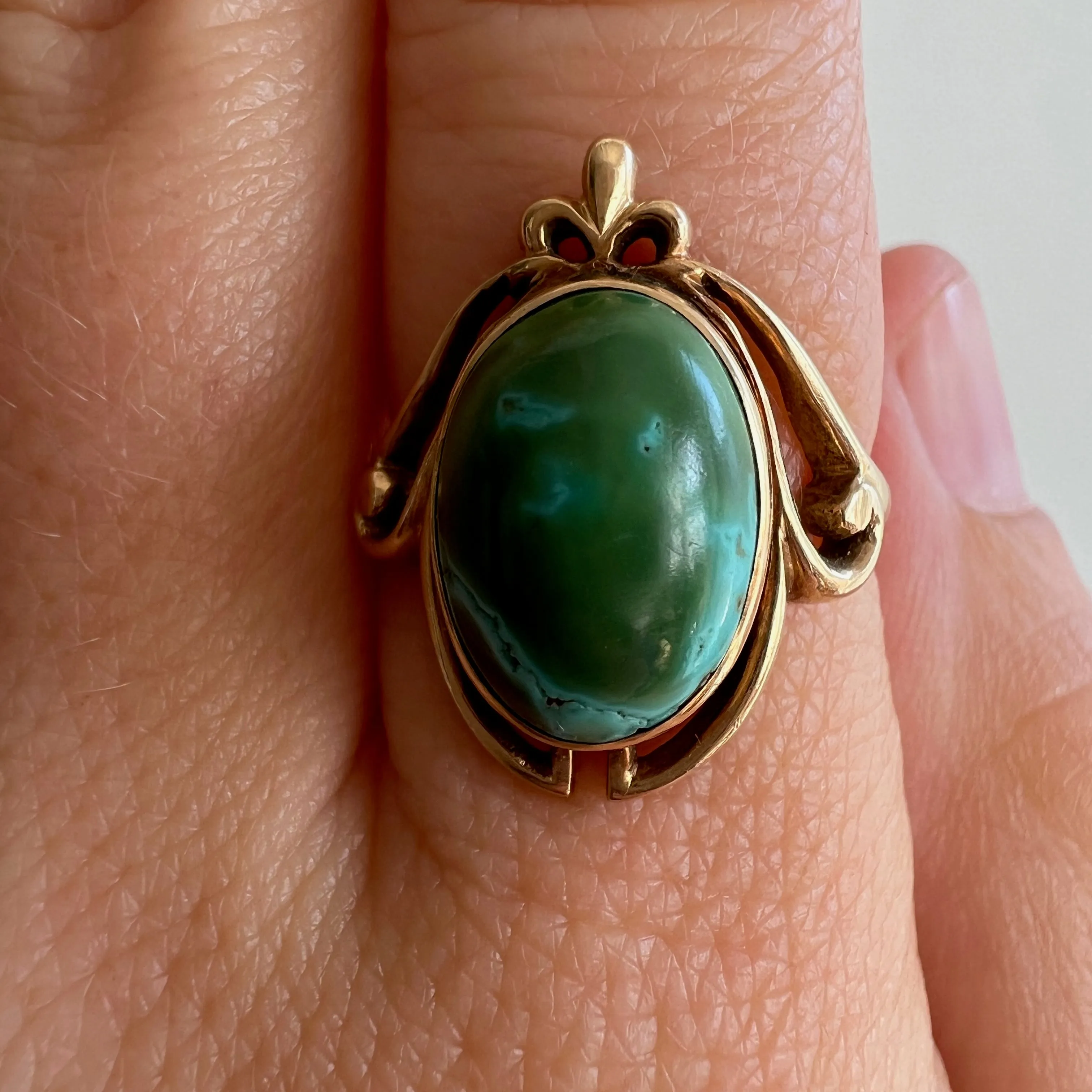 V I N T A G E // crowned turquoise / 14k yellow gold with bold natural turquoise cabochon / size 5.75